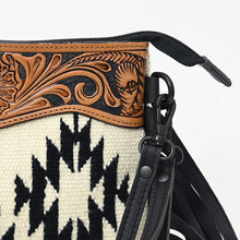 Load image into Gallery viewer, Montezuma Small Western Leather Crossbody Purse
