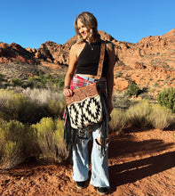 Load image into Gallery viewer, White Mountain Western Leather Crossbody Purse
