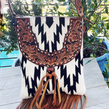 Load image into Gallery viewer, Chickasaw Western Leather Crossbody Purse
