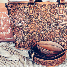 Load image into Gallery viewer, Buffalo Springs Western Leather Crossbody Purse
