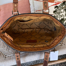 Load image into Gallery viewer, Buffalo Springs Western Leather Crossbody Purse
