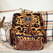 Load image into Gallery viewer, The Sabor Western Leather Backpack
