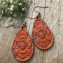 Load image into Gallery viewer, Hand Tooled Leather Earrings, Leather Teardrop Earrings, Mandala Earrings, Brown Earrings, Western Earrings, Boho Earrings, Dangle Earrings
