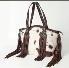 Load image into Gallery viewer, Zion Landing Leather Shoulder Bag
