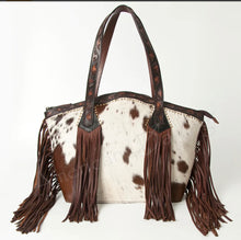 Load image into Gallery viewer, Zion Landing Leather Shoulder Bag
