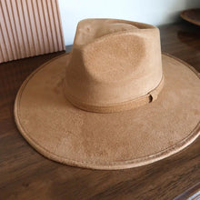 Load image into Gallery viewer, Vegan Suede Cappuccino Fedora Hat
