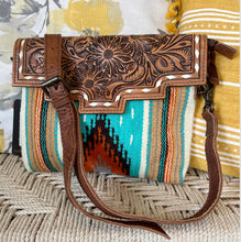 Load image into Gallery viewer, Duck Creek Western Leather Crossbody Purse
