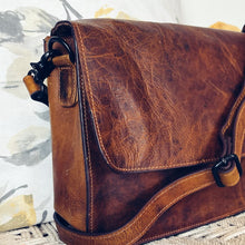 Load image into Gallery viewer, Brian Head Leather Crossbody Purse
