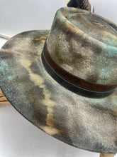 Load image into Gallery viewer, Western Womens Fedora Hat, Distressed Felt Cowboy Hat, Distressed Fedora, Wide Brim Fedora, Wool Fedora Womens, Womens Felt Hat
