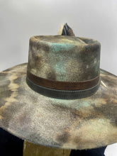 Load image into Gallery viewer, Western Womens Fedora Hat, Distressed Felt Cowboy Hat, Distressed Fedora, Wide Brim Fedora, Wool Fedora Womens, Womens Felt Hat
