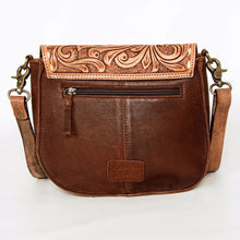 Load image into Gallery viewer, Western Leather Purse, Western Crossbody Purse, Cowhide Hair On Purse,  Genuine Cowhide handbag, Hair On Cowhide Fringe Crossbody Purse
