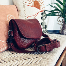 Load image into Gallery viewer, Genuine Vintage Leather Western Fashion Retro Handmade Crossbody Bag Purse, Leather Purse, Leather Crossbody Bag, Vintage leather Bag
